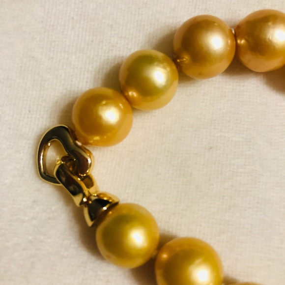 South Sea Pearl Chocker with 18k gold lock - Picture 2 of 3